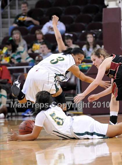 Thumbnail 1 in Clovis West vs. Poly (CIF SoCal D1 Final) photogallery.