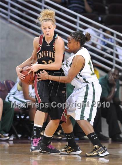 Thumbnail 2 in Clovis West vs. Poly (CIF SoCal D1 Final) photogallery.