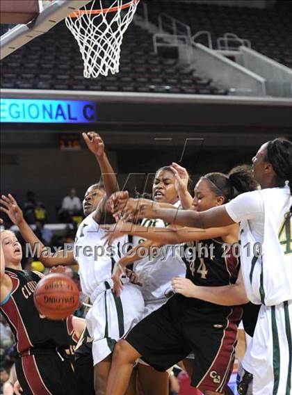 Thumbnail 1 in Clovis West vs. Poly (CIF SoCal D1 Final) photogallery.