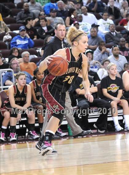 Thumbnail 3 in Clovis West vs. Poly (CIF SoCal D1 Final) photogallery.