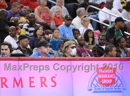 Thumbnail 3 in Clovis West vs. Poly (CIF SoCal D1 Final) photogallery.