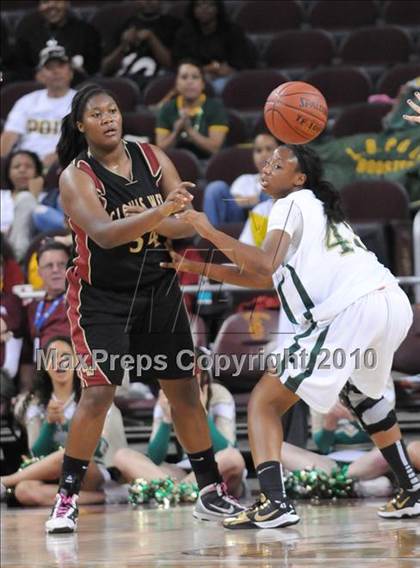 Thumbnail 1 in Clovis West vs. Poly (CIF SoCal D1 Final) photogallery.