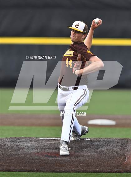 Thumbnail 3 in Tinley Park @ Joliet Catholic (IHSA 3A Sectional Semifinal) photogallery.