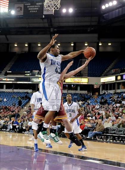 Thumbnail 1 in Ocean View vs. Sacred Heart Cathedral (CIF State D3 Final) photogallery.