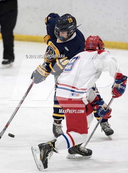 Thumbnail 3 in Bow vs Trinity (Manchester Christmas Classic) photogallery.