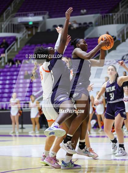 Thumbnail 2 in Timpview vs. Skyline (UHSAA 5A Quarterfinal) photogallery.