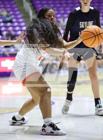 Thumbnail 2 in Timpview vs. Skyline (UHSAA 5A Quarterfinal) photogallery.