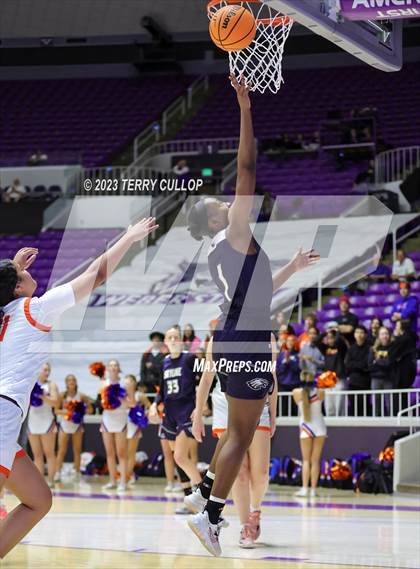 Thumbnail 1 in Timpview vs. Skyline (UHSAA 5A Quarterfinal) photogallery.