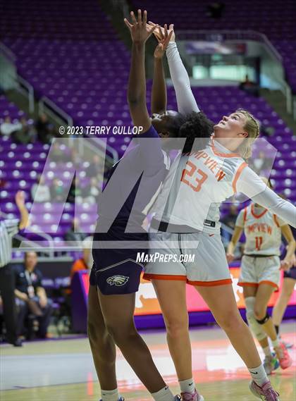 Thumbnail 2 in Timpview vs. Skyline (UHSAA 5A Quarterfinal) photogallery.