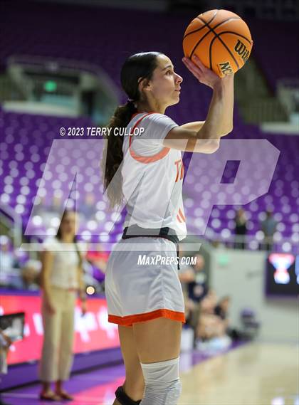 Thumbnail 3 in Timpview vs. Skyline (UHSAA 5A Quarterfinal) photogallery.