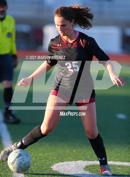 Thumbnail 1 in Oaks Christian vs Thousand Oaks  photogallery.