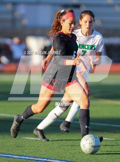 Thumbnail 1 in Oaks Christian vs Thousand Oaks  photogallery.