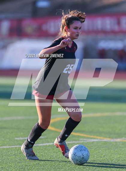 Thumbnail 3 in Oaks Christian vs Thousand Oaks  photogallery.