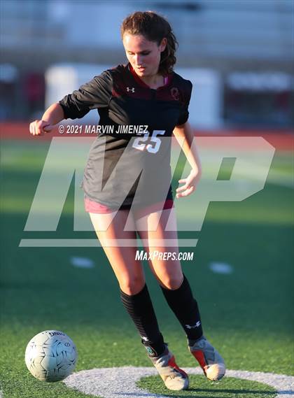 Thumbnail 3 in Oaks Christian vs Thousand Oaks  photogallery.