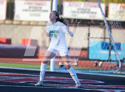 Thumbnail 1 in Oaks Christian vs Thousand Oaks  photogallery.