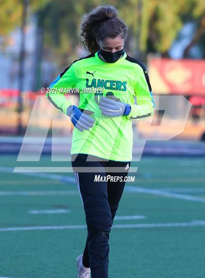 Thumbnail 3 in Oaks Christian vs Thousand Oaks  photogallery.