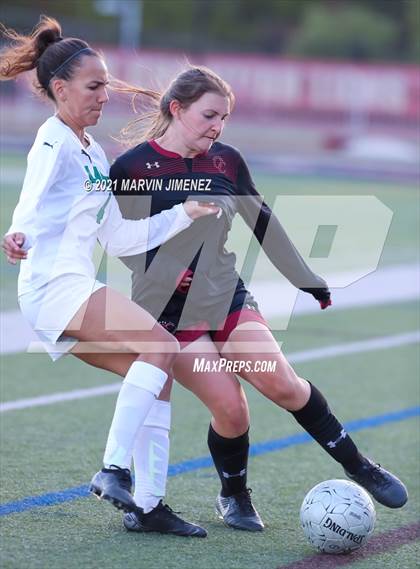 Thumbnail 1 in Oaks Christian vs Thousand Oaks  photogallery.