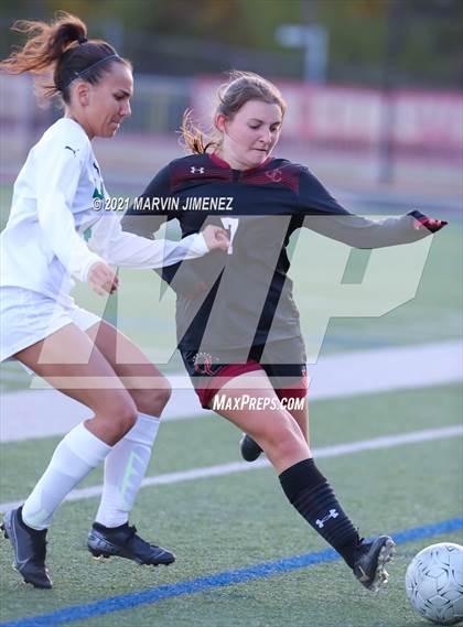 Thumbnail 3 in Oaks Christian vs Thousand Oaks  photogallery.