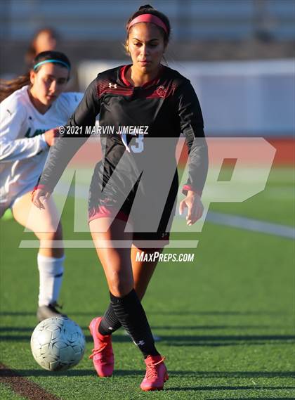 Thumbnail 1 in Oaks Christian vs Thousand Oaks  photogallery.