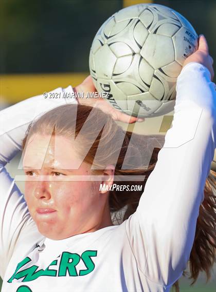 Thumbnail 2 in Oaks Christian vs Thousand Oaks  photogallery.