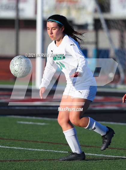 Thumbnail 3 in Oaks Christian vs Thousand Oaks  photogallery.