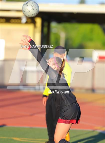 Thumbnail 1 in Oaks Christian vs Thousand Oaks  photogallery.