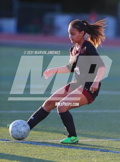 Thumbnail 3 in Oaks Christian vs Thousand Oaks  photogallery.