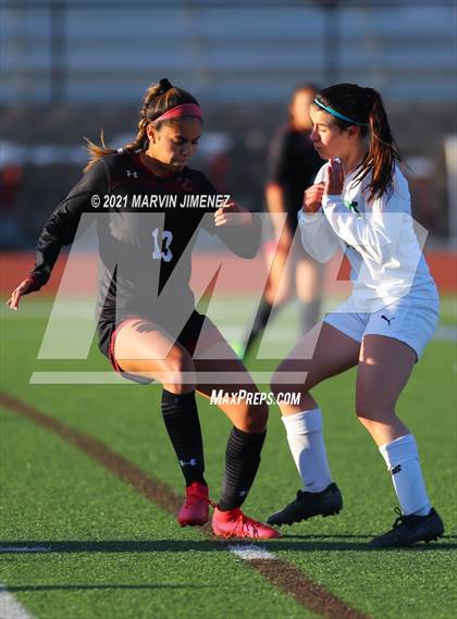 Thumbnail 3 in Oaks Christian vs Thousand Oaks  photogallery.