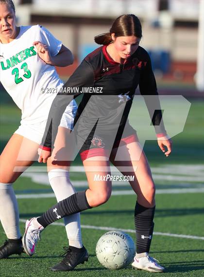 Thumbnail 2 in Oaks Christian vs Thousand Oaks  photogallery.
