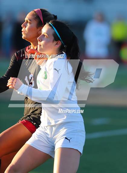 Thumbnail 1 in Oaks Christian vs Thousand Oaks  photogallery.