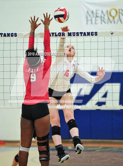 Thumbnail 2 in Katy vs. Tomball Memorial (CFISD/Katy Classic) photogallery.