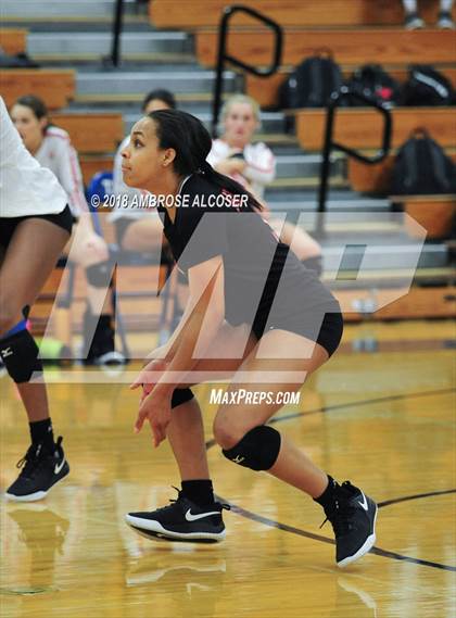 Thumbnail 2 in Katy vs. Tomball Memorial (CFISD/Katy Classic) photogallery.