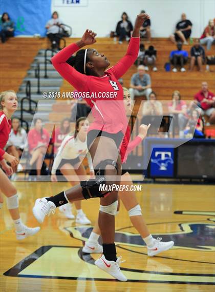 Thumbnail 2 in Katy vs. Tomball Memorial (CFISD/Katy Classic) photogallery.