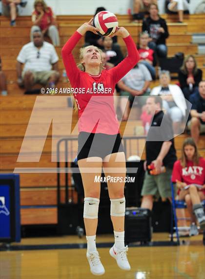 Thumbnail 3 in Katy vs. Tomball Memorial (CFISD/Katy Classic) photogallery.