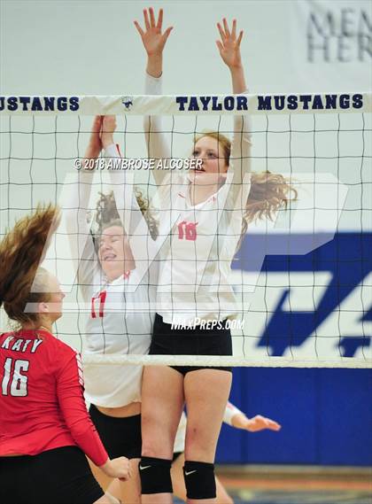 Thumbnail 3 in Katy vs. Tomball Memorial (CFISD/Katy Classic) photogallery.