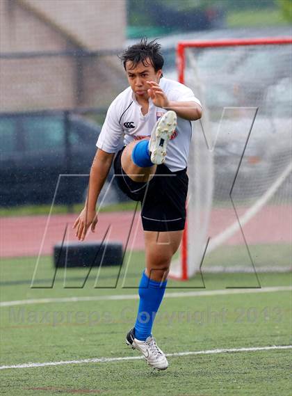 Thumbnail 1 in Fairfield vs. Staples (Division 1 Consolation) photogallery.