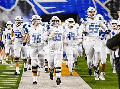 Thumbnail 2 in El Campo vs. Lindale (UIL 4A D1 Area Playoff) photogallery.