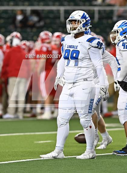 Thumbnail 3 in El Campo vs. Lindale (UIL 4A D1 Area Playoff) photogallery.