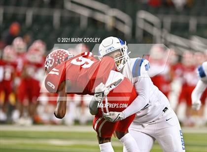 Thumbnail 2 in El Campo vs. Lindale (UIL 4A D1 Area Playoff) photogallery.
