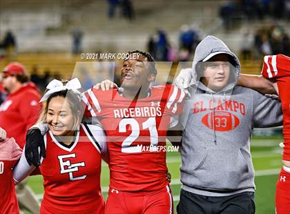 Thumbnail 1 in El Campo vs. Lindale (UIL 4A D1 Area Playoff) photogallery.