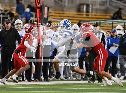 Thumbnail 3 in El Campo vs. Lindale (UIL 4A D1 Area Playoff) photogallery.