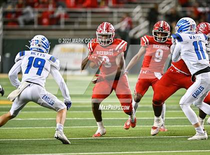 Thumbnail 2 in El Campo vs. Lindale (UIL 4A D1 Area Playoff) photogallery.