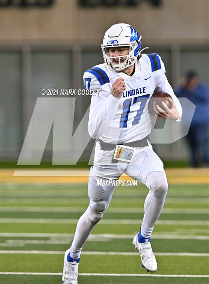 Thumbnail 3 in El Campo vs. Lindale (UIL 4A D1 Area Playoff) photogallery.