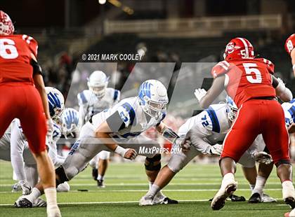Thumbnail 2 in El Campo vs. Lindale (UIL 4A D1 Area Playoff) photogallery.