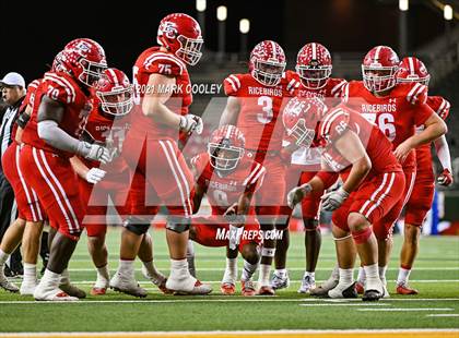 Thumbnail 1 in El Campo vs. Lindale (UIL 4A D1 Area Playoff) photogallery.