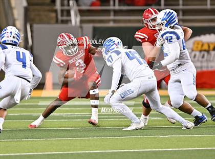 Thumbnail 1 in El Campo vs. Lindale (UIL 4A D1 Area Playoff) photogallery.