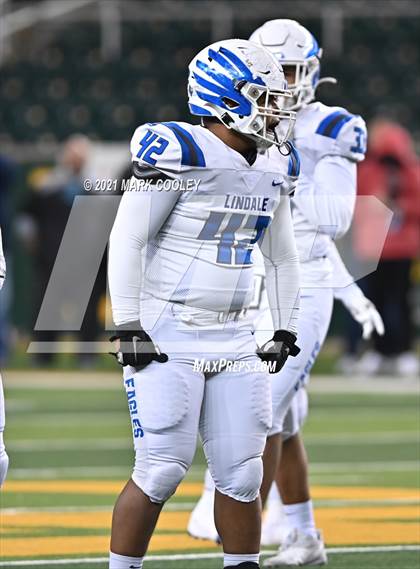 Thumbnail 1 in El Campo vs. Lindale (UIL 4A D1 Area Playoff) photogallery.