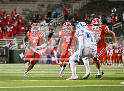 Thumbnail 2 in El Campo vs. Lindale (UIL 4A D1 Area Playoff) photogallery.