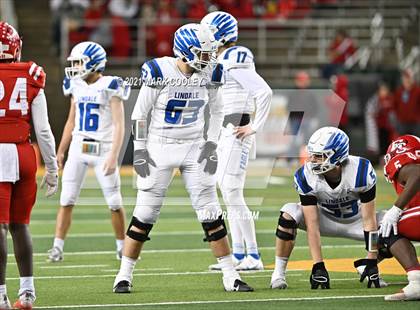Thumbnail 2 in El Campo vs. Lindale (UIL 4A D1 Area Playoff) photogallery.