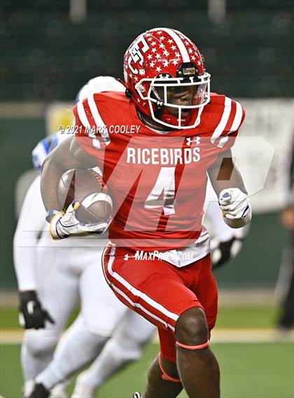 Thumbnail 1 in El Campo vs. Lindale (UIL 4A D1 Area Playoff) photogallery.